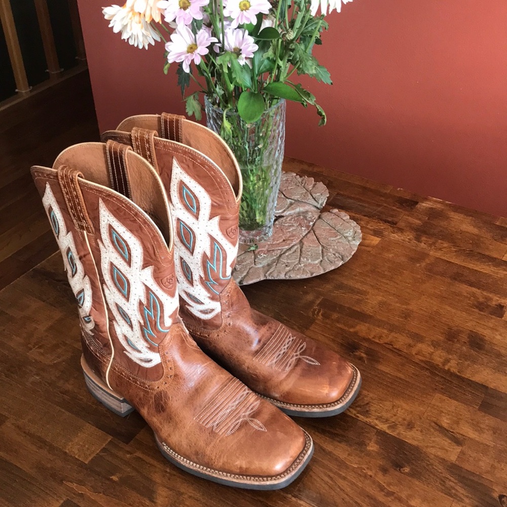 Ariat Nighthawks